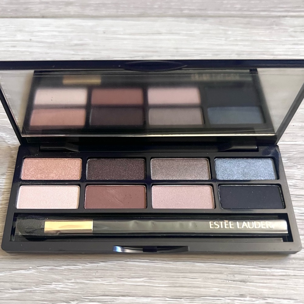 (New) Estee Lauder 8 color eyeshadow palette, travel size